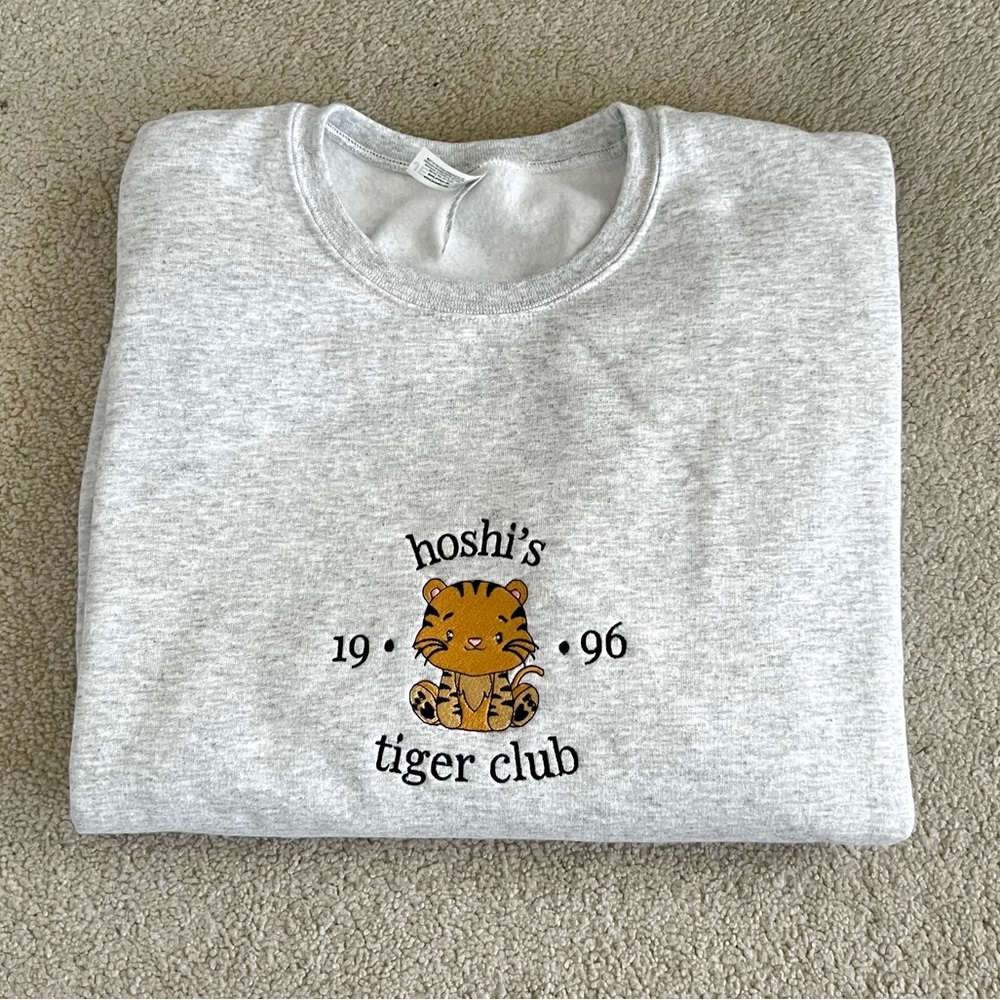 Seventeen hoshi’s tiger club sweater